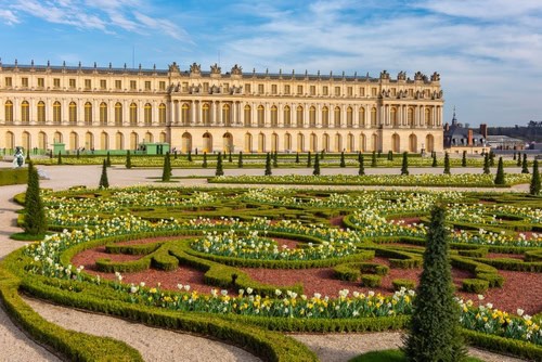 Blühender Garten von Schloss Versailles